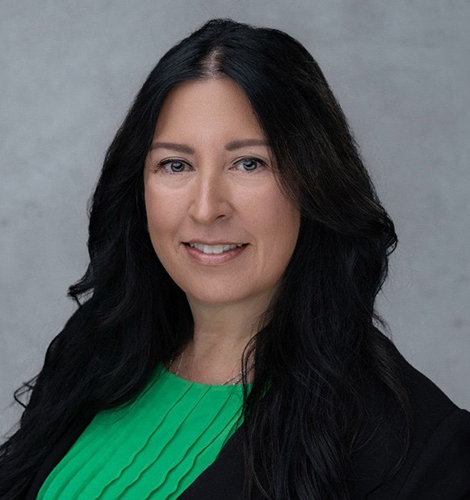 Holly Schmidt Headshot